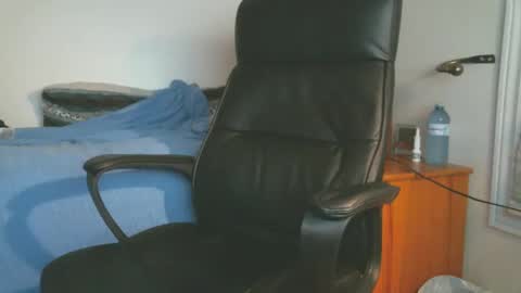 shyboyhugecum2020 online show from 29, 9, 2025