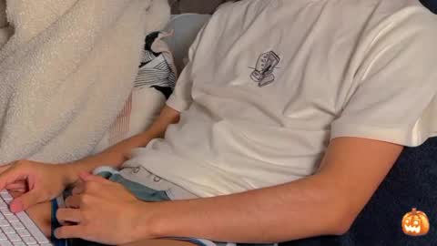 Snapshot of shydude666 chatting on 28, 11, 2025 shydude666 online show from 28, 11, 2025