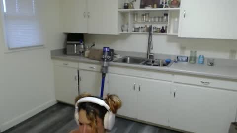 Shyla syn1 online show from 7, 1, 2026