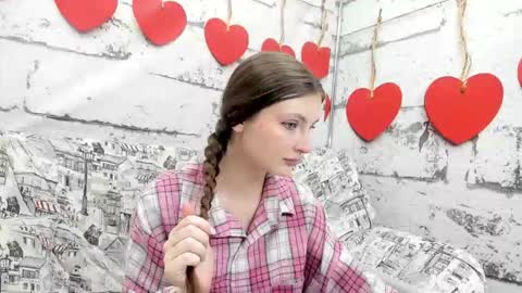 Snapshot of shyly_lisa chatting on 30, 9, 2025 shyly_lisa online show from 30, 9, 2025