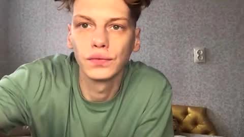 Snapshot of shyredstar chatting on 27, 2, 2025 Tom and Betty online show from 27, 2, 2025