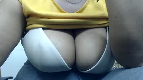 Snapshot of siblley chatting on 5, 2, 2025 sara online show from 5, 2, 2025