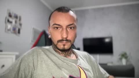 Snapshot of sidvicious23cm chatting on 23, 10, 2025 sidvicious23cm online show from 23, 10, 2025