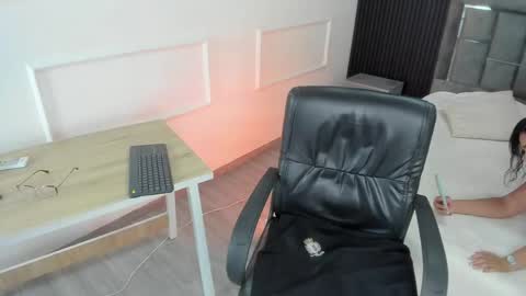 Snapshot of sienarosewood chatting on 1, 4, 2026 Siena Rosewood online show from 1, 4, 2026