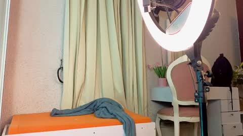 SinnaDark online show from 9, 4, 2026