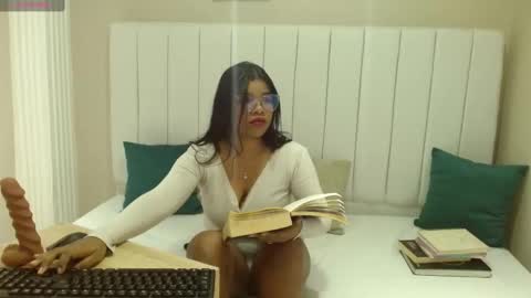 Snapshot of sienna_valexx chatting on 1, 10, 2025 Sienna online show from 1, 10, 2025