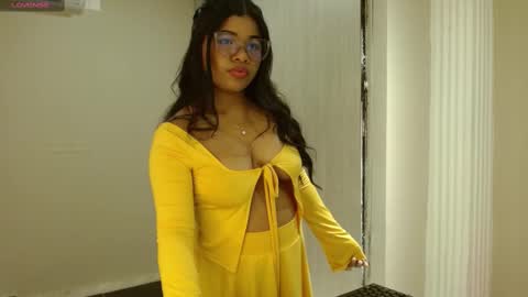 Snapshot of sienna_valexx chatting on 3, 10, 2025 Sienna online show from 3, 10, 2025