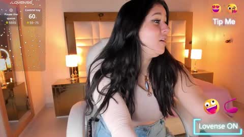 Snapshot of siennaa_rose chatting on 11, 11, 2025 Sienna online show from 11, 11, 2025