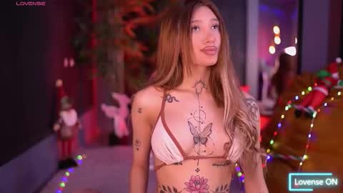 Snapshot of siennajayden chatting on 18, 12, 2025 Sienna online show from 18, 12, 2025