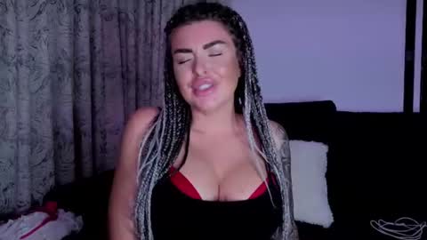 SiennaLove888 online show from 5, 8, 2026