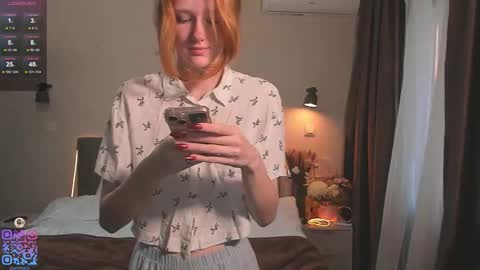 Snapshot of silkencrave chatting on 15, 9, 2025 Call me Mia online show from 15, 9, 2025