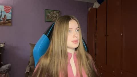 Snapshot of silksinner_ chatting on 3, 4, 2026 Erica online show from 3, 4, 2026