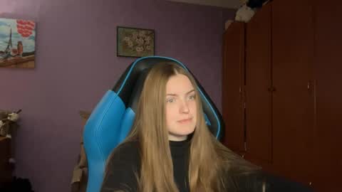 Snapshot of silksinner_ chatting on 13, 4, 2026 Erica online show from 13, 4, 2026