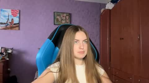 Snapshot of silksinner_ chatting on 17, 4, 2026 Erica online show from 17, 4, 2026