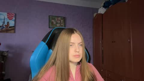Snapshot of silksinner_ chatting on 22, 4, 2026 Erica online show from 22, 4, 2026