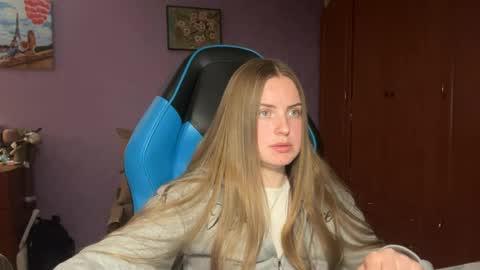 Snapshot of silksinner_ chatting on 26, 4, 2026 Erica online show from 26, 4, 2026