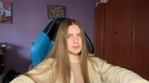 Snapshot of silksinner_ chatting on 29, 4, 2026 Erica online show from 29, 4, 2026