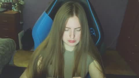 Snapshot of silksinner_ chatting on 3, 5, 2026 Erica online show from 3, 5, 2026