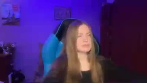Snapshot of silksinner_ chatting on 7, 5, 2026 Erica online show from 7, 5, 2026
