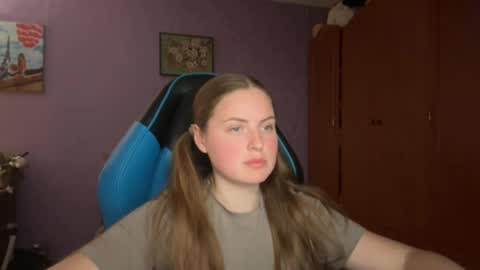 Snapshot of silksinner_ chatting on 10, 5, 2026 Erica online show from 10, 5, 2026