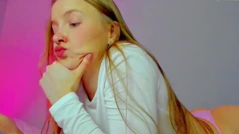 Mila online show from 13, 10, 2025