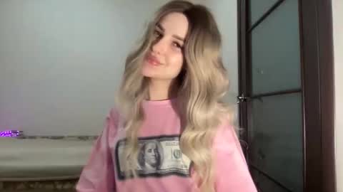 Snapshot of silkybabe19 chatting on 5, 12, 2025 silkybabe19 online show from 5, 12, 2025