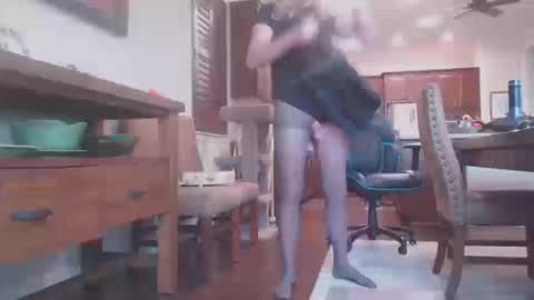 Snapshot of silkylvr chatting on 10, 10, 2025 Silkylvr Crossdresser online show from 10, 10, 2025