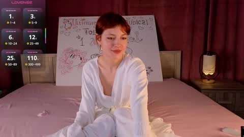 Snapshot of silly___woman chatting on 21, 10, 2025 silly___woman online show from 21, 10, 2025