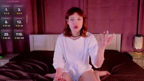 Snapshot of silly___woman chatting on 8, 11, 2025 silly___woman online show from 8, 11, 2025