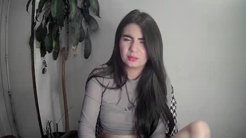 Snapshot of silviecollins chatting on 8, 1, 2025 Silvie online show from 8, 1, 2025