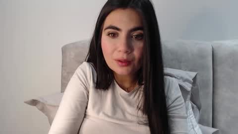 Snapshot of silviecollins chatting on 6, 10, 2025 Silvie online show from 6, 10, 2025