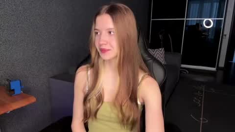 Snapshot of simikisss chatting on 18, 5, 2026 simikiss online show from 18, 5, 2026