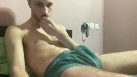 Snapshot of simoe_deoptjh chatting on 5, 1, 2025 simo depth online show from 5, 1, 2025