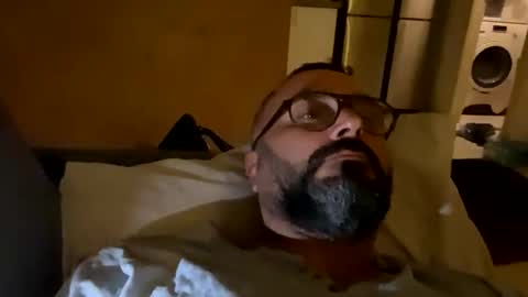 Snapshot of simon_bb chatting on 2, 11, 2025 Si online show from 2, 11, 2025