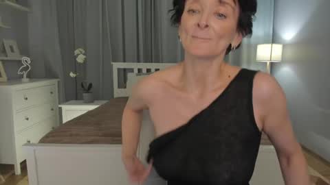 Simona  online show from 12, 2, 2025