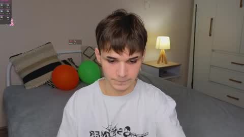 Snapshot of simonboy592 chatting on 23, 3, 2026 Alex online show from 23, 3, 2026