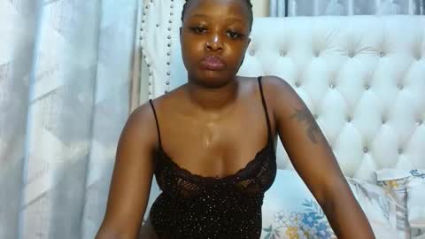 Snapshot of simply_eve1 chatting on 18, 10, 2025 simply_eve1 online show from 18, 10, 2025