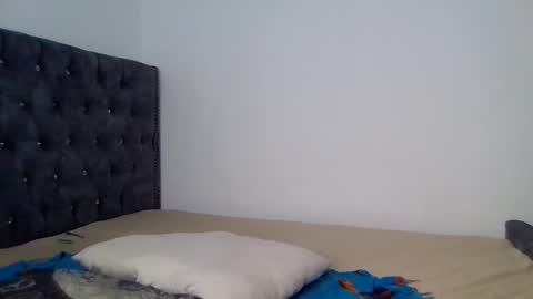 Snapshot of sin_golden chatting on 16, 12, 2025 sin online show from 16, 12, 2025