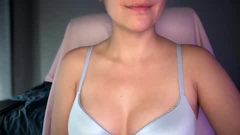 Snapshot of sindrastone chatting on 9, 9, 2025 Sindra online show from 9, 9, 2025