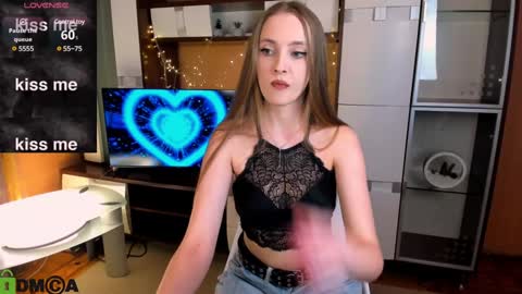 Snapshot of sindy_chiks chatting on 3, 12, 2024 Sindy online show from 3, 12, 2024
