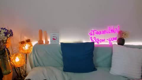 Snapshot of sindy_chiks chatting on 15, 11, 2025 Sindy online show from 15, 11, 2025