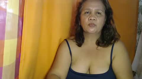 Snapshot of single_momma68 chatting on 23, 11, 2025 Single momma68 online show from 23, 11, 2025