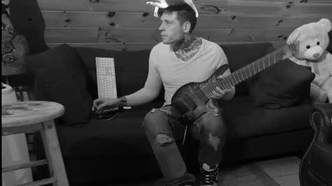 Snapshot of siphonophorstrings chatting on 9, 10, 2025 Dustbunnyfoofoo online show from 9, 10, 2025