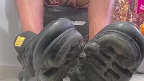 only foot                         worshipers here online show from 30, 1, 2025