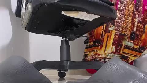 only foot                         worshipers here online show from 31, 1, 2025