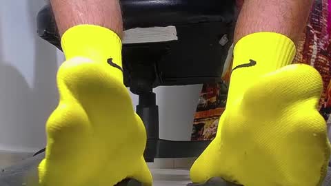 only foot                         worshipers here online show from 8, 2, 2025