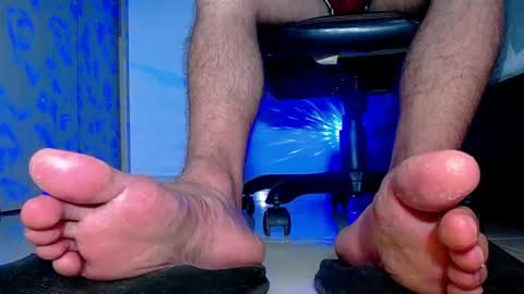 only foot                         worshipers here online show from 12, 9, 2025