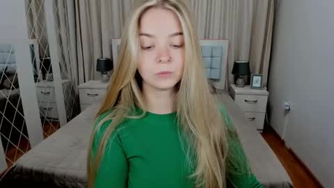 SirenaBloom online show from 30, 9, 2025