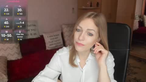 Snapshot of sirenasilk chatting on 22, 4, 2026 sirenasilk online show from 22, 4, 2026