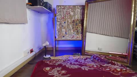 siriss_boyrag online show from 8, 3, 2025